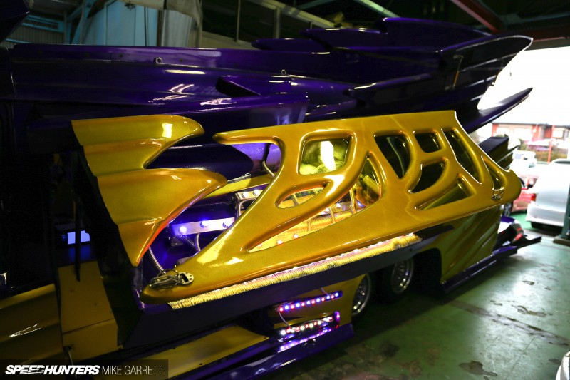 Japan-Batman-Van-56&nbsp;copy