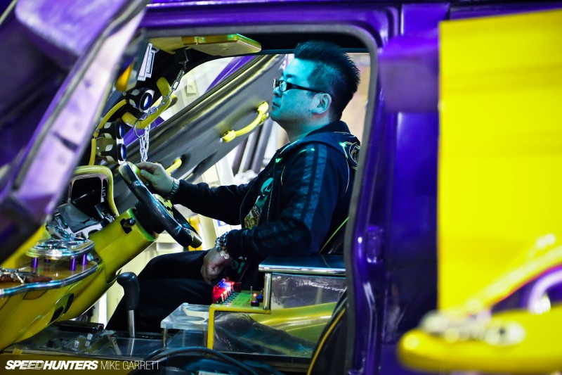 Japan-Batman-Van-57&nbsp;copy