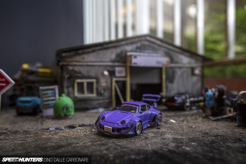RWB-Miniature-03