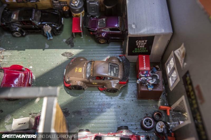 RWB-Miniature-06