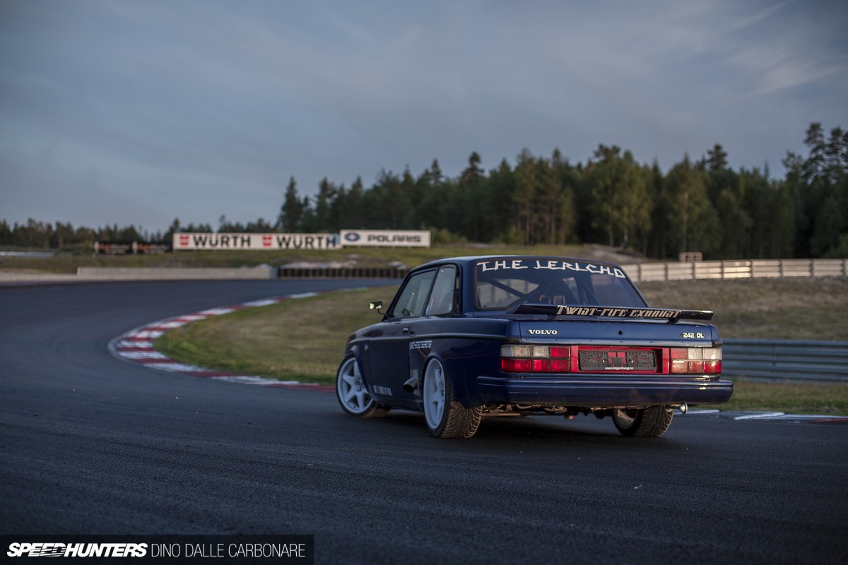 Cars-of-August_Volvo242-ViperTT-22