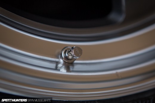 a Volvo Rays Wheels&nbsp;TE37-1