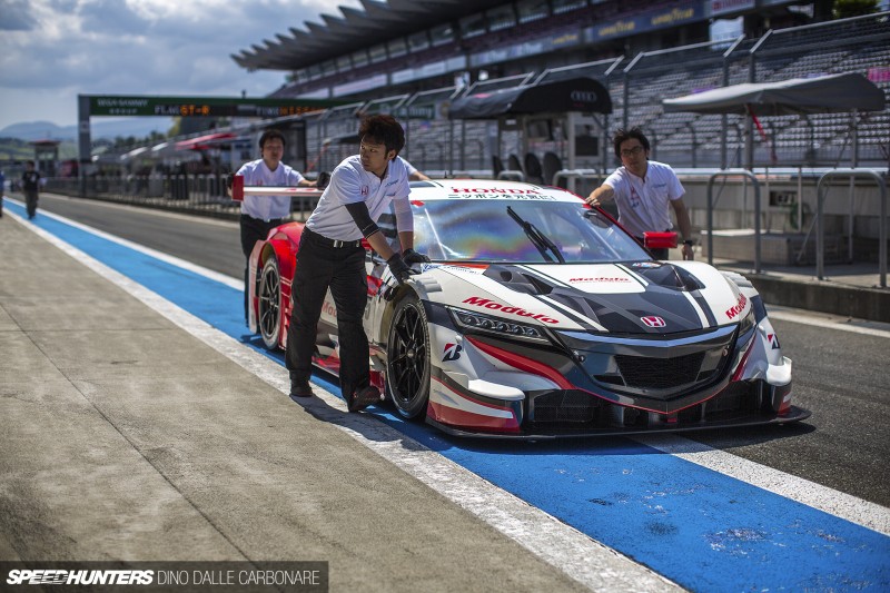 SuperGT-Fuji-Pits-03