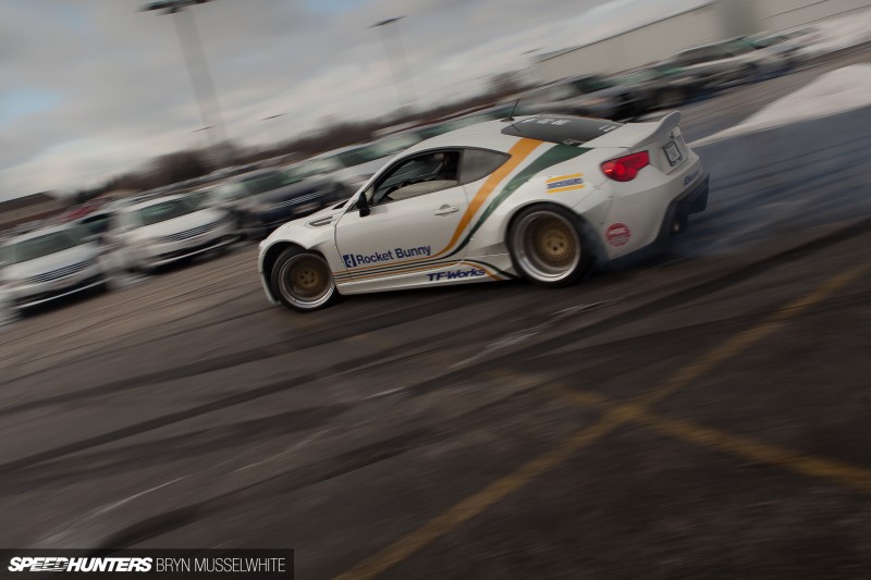 Risky-Devils-Fish-Rocket-Bunny-FRS-Air-Lift-30