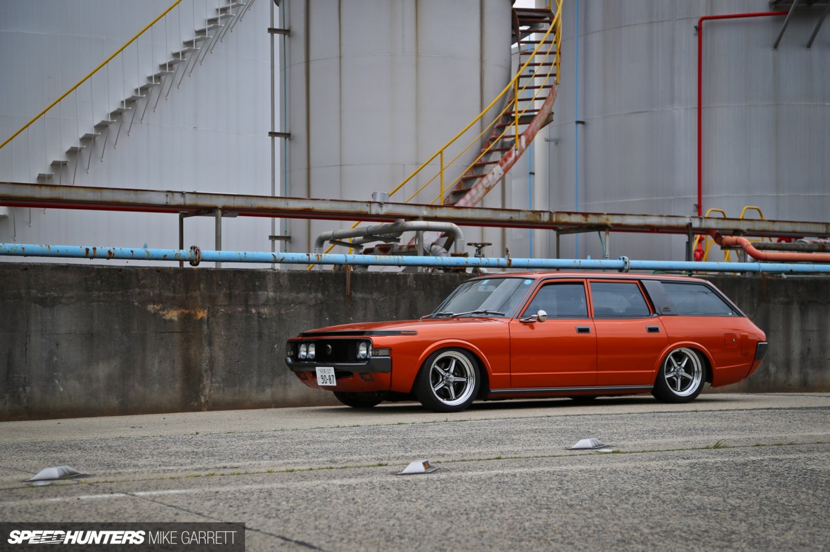 V8-Crown-Wagon-17 copy