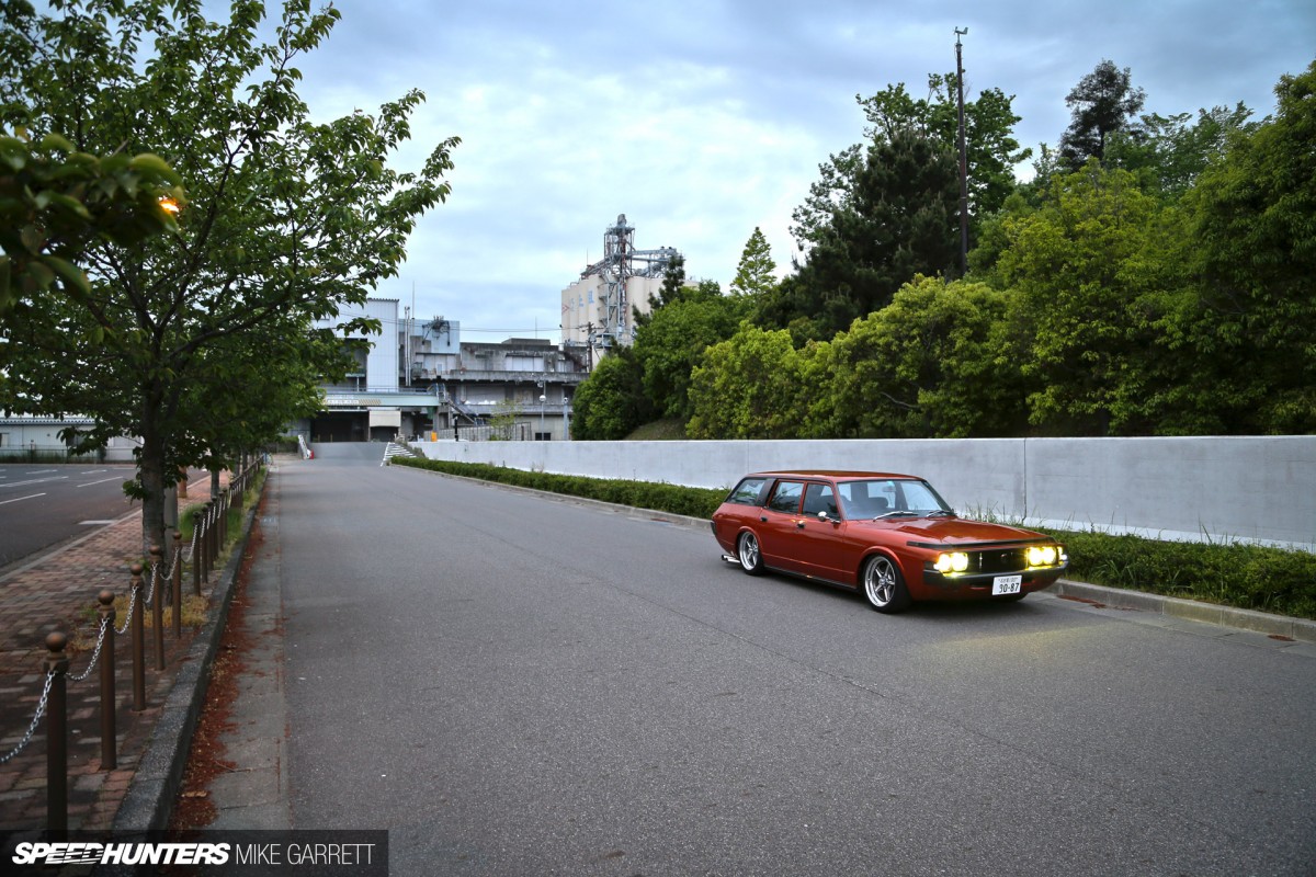 V8-Crown-Wagon-5-2 copy