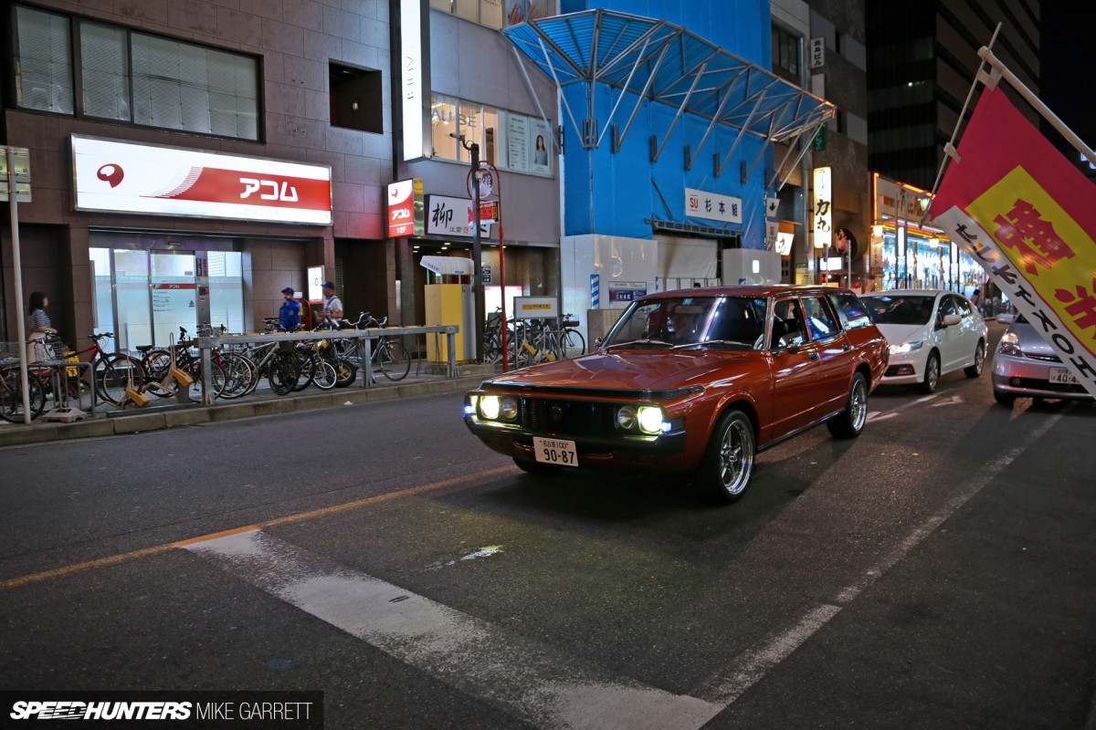 V8-Crown-Wagon-7-2 copy
