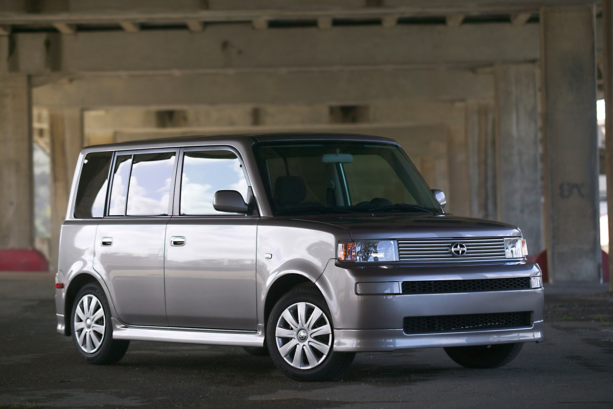 08_2005_Scion_xB
