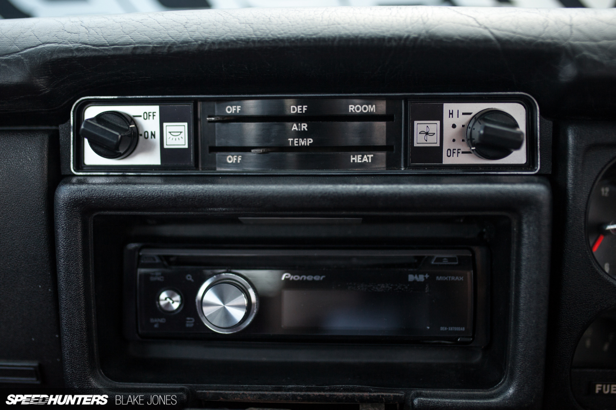 Datsun 1600 Wagon-8269