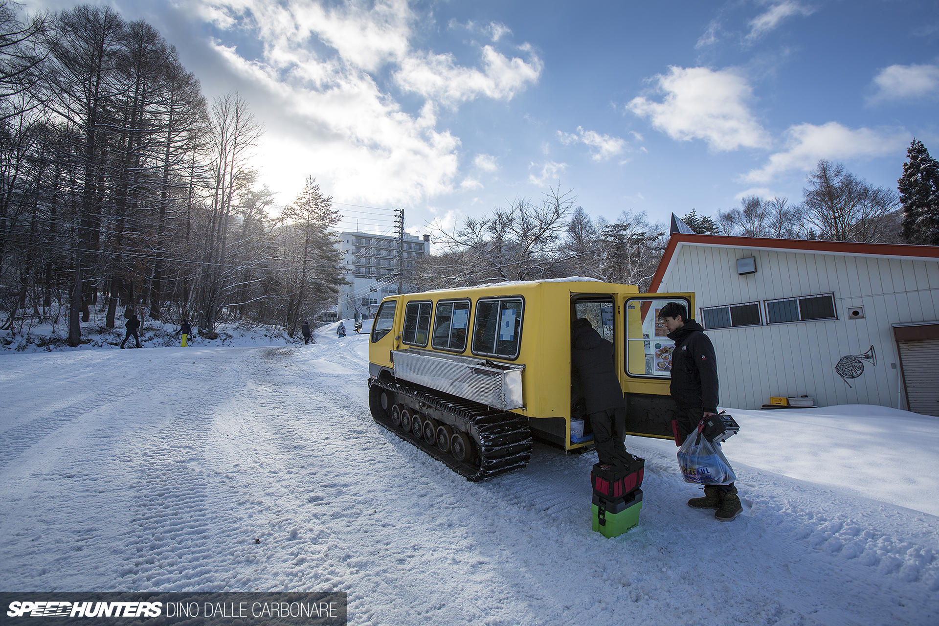F40-Ski-RedBull-Dino-09