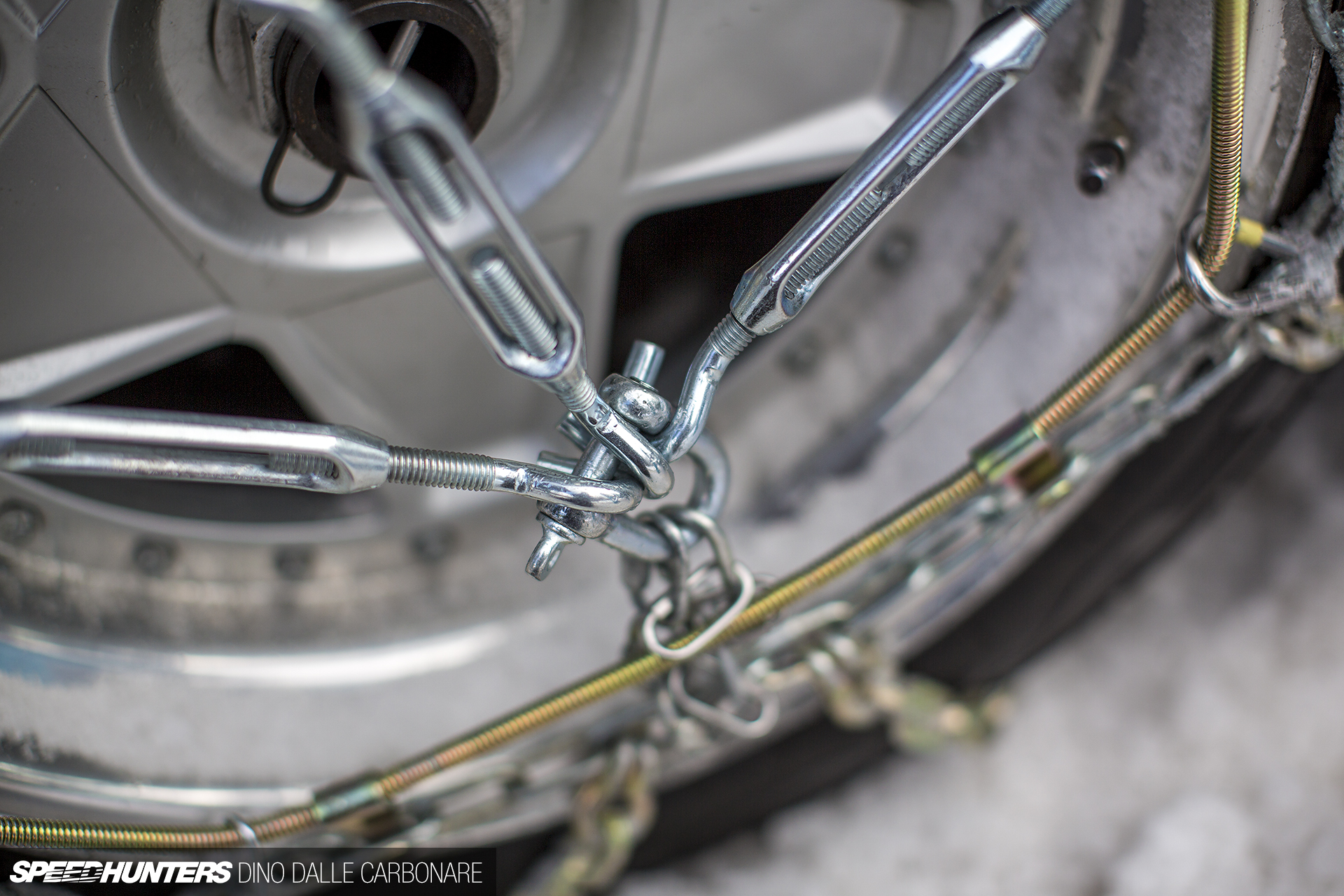 F40-Ski-RedBull-Dino-16