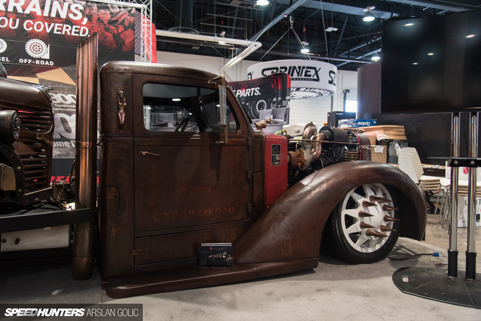 11-diamond-t-1938-sema-2016_arslan-golic_speedhunters