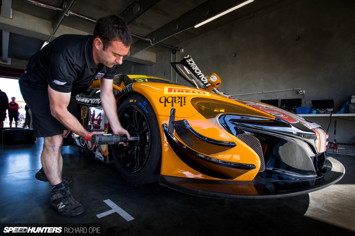 2016-Mad-Mike-McLaren-GT3-Hampton-Downs-101-Speedhunters-Richard-Opie (22)