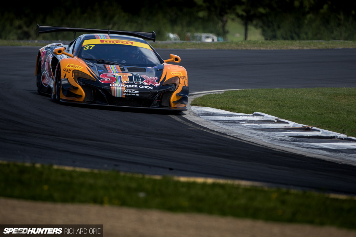 2016-Mad-Mike-McLaren-GT3-Hampton-Downs-101-Speedhunters-Richard-Opie (42)
