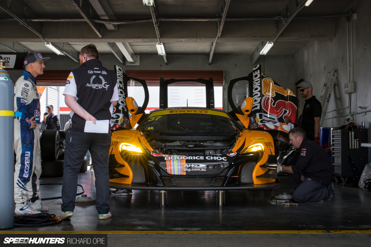2016-Mad-Mike-McLaren-GT3-Hampton-Downs-101-Speedhunters-Richard-Opie (51)