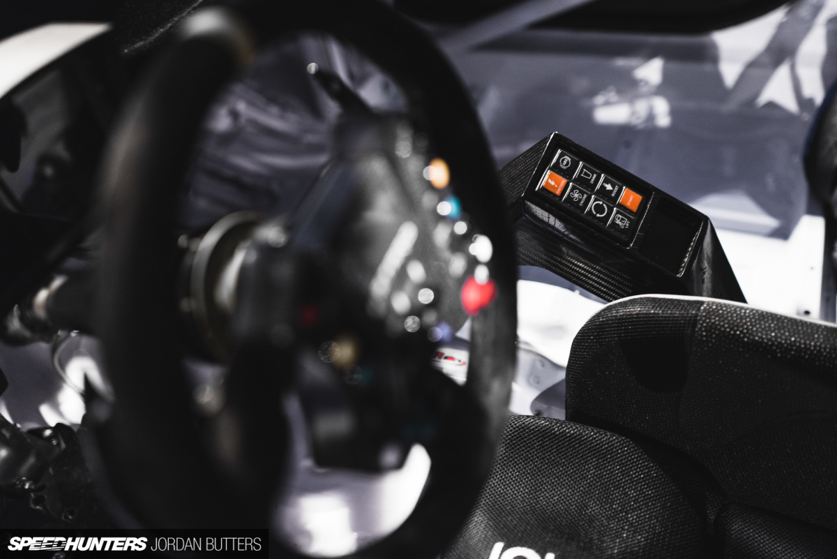 autosport2017-kiaceedtcr-jordanbutters-speedhunters-11