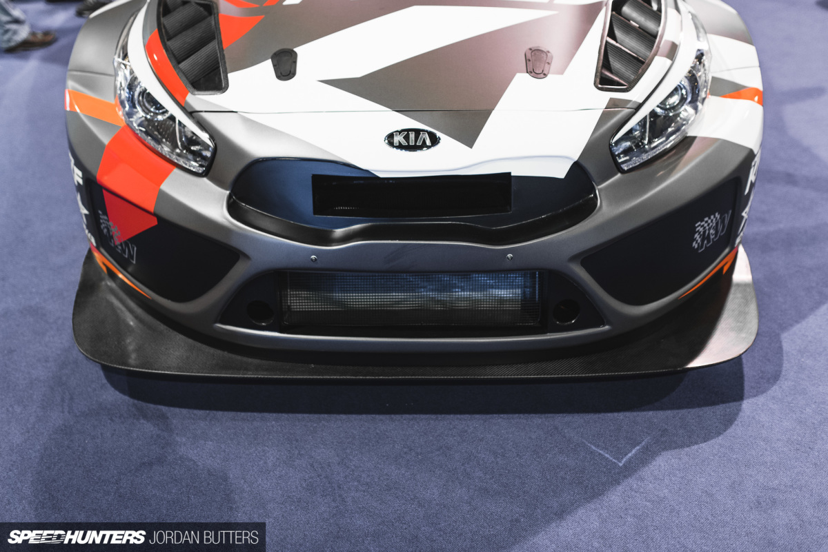 autosport2017-kiaceedtcr-jordanbutters-speedhunters-13