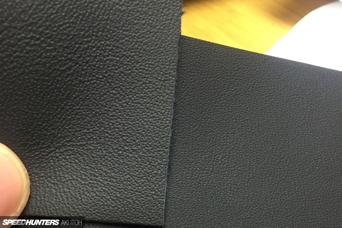 Photo8-Bentley(Left)Ferarri(R)