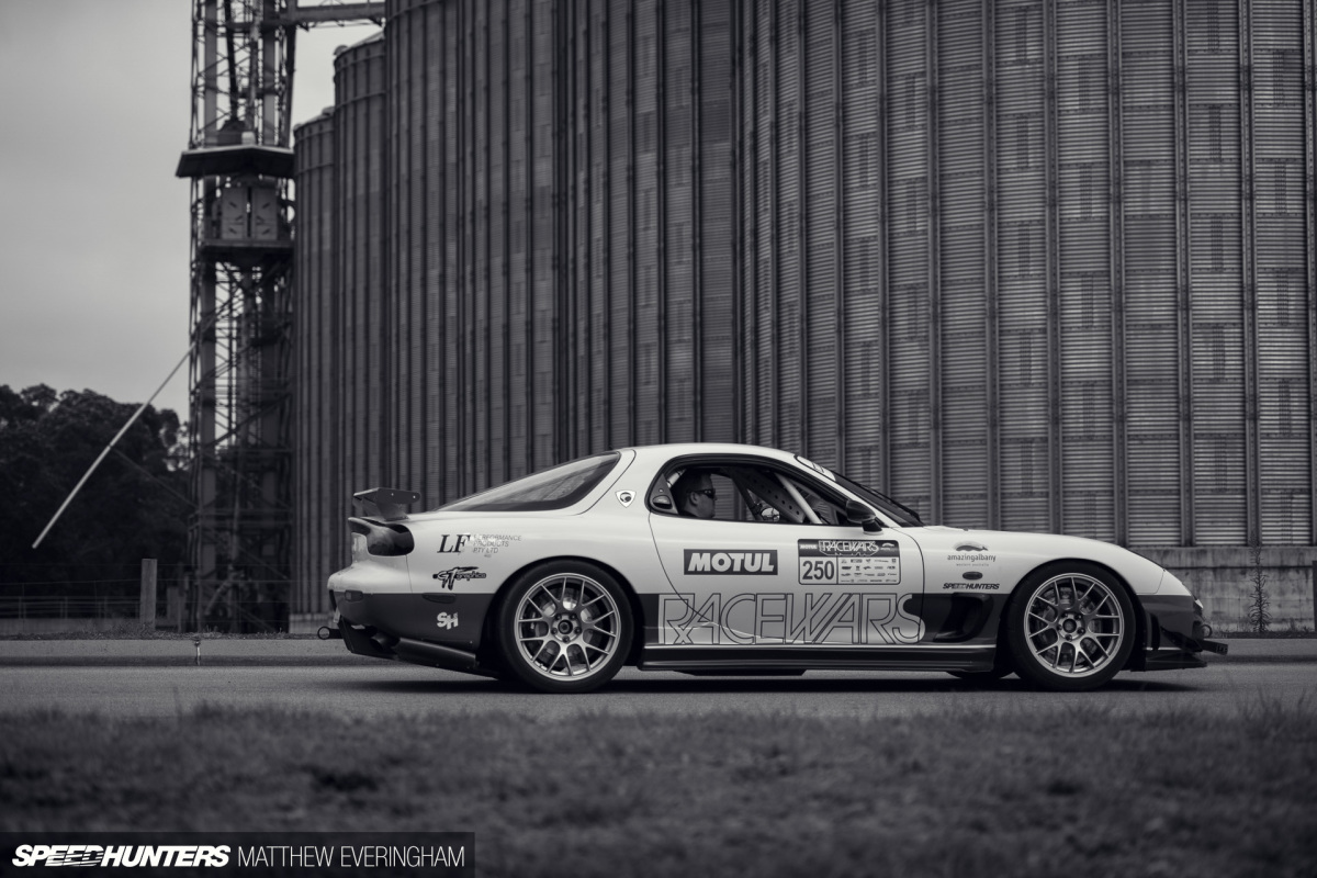 LFXX_RX7_MatthewEveringham_Speedhunters36