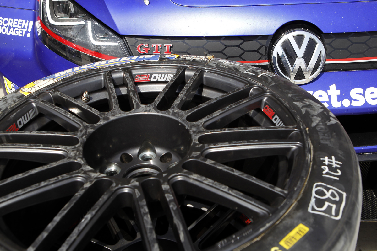 2017-2017-Bahrain-Friday---Michelin_2