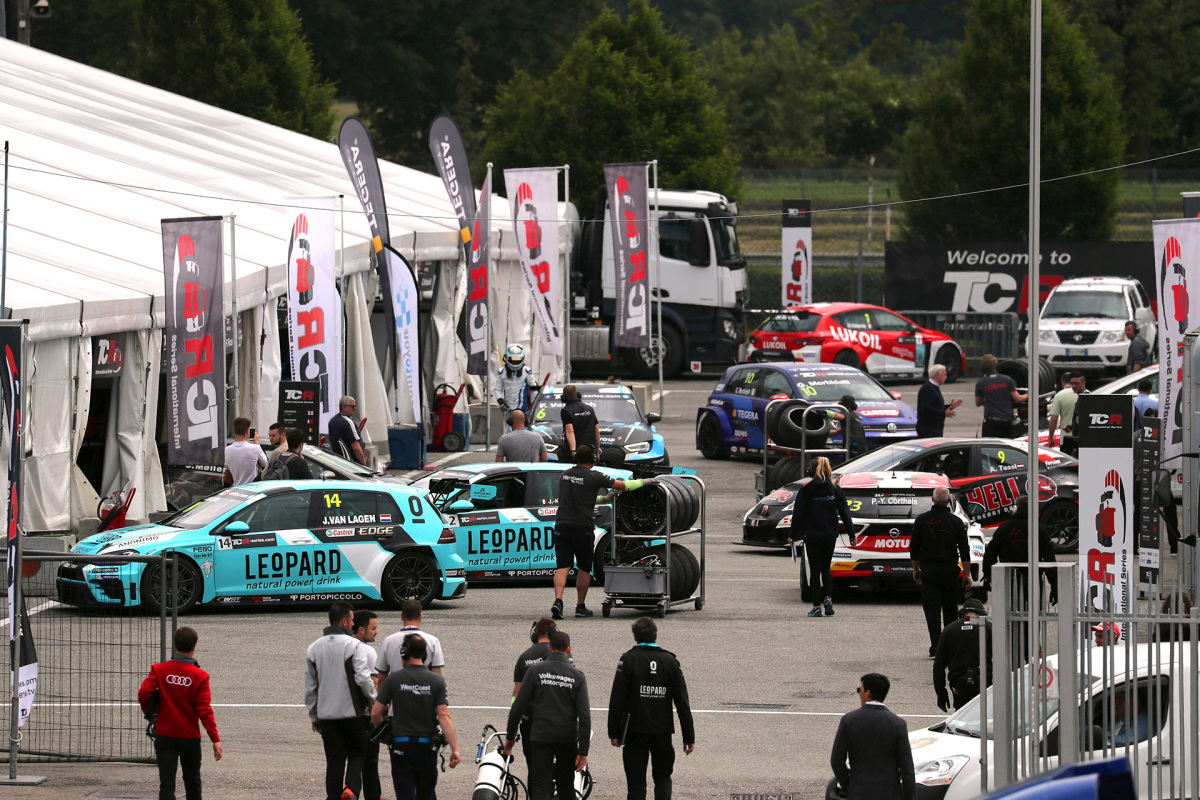 2017-2017-Monza-Friday---Paddock_9