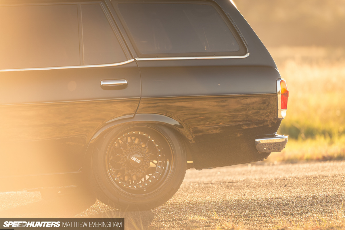 BlackDatsunUte_MatthewEveringham_Speedhunters_ (10)