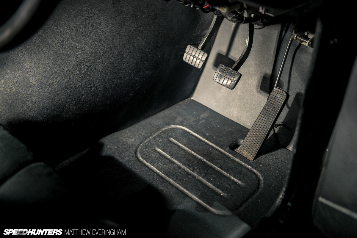 BlackDatsunUte_MatthewEveringham_Speedhunters_ (81)