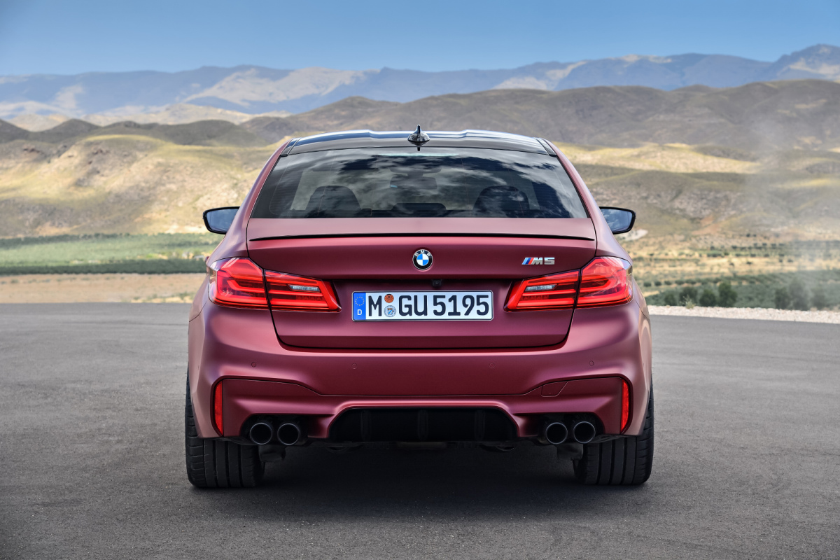 P90273032_highRes_the-bmw-m5-first-edi