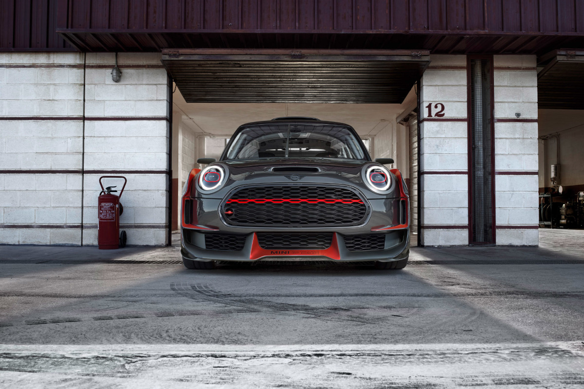 P90275447_highRes_mini-john-cooper-wor