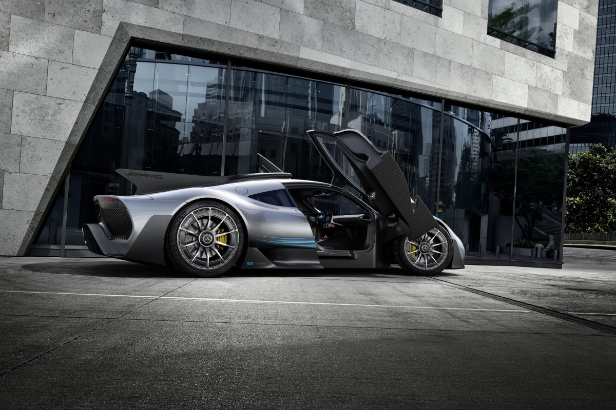 Weltpremiere Showcar Mercedes-AMG Project ONE: Mercedes-AMG bringt Formel 1-Technologie für die Straße