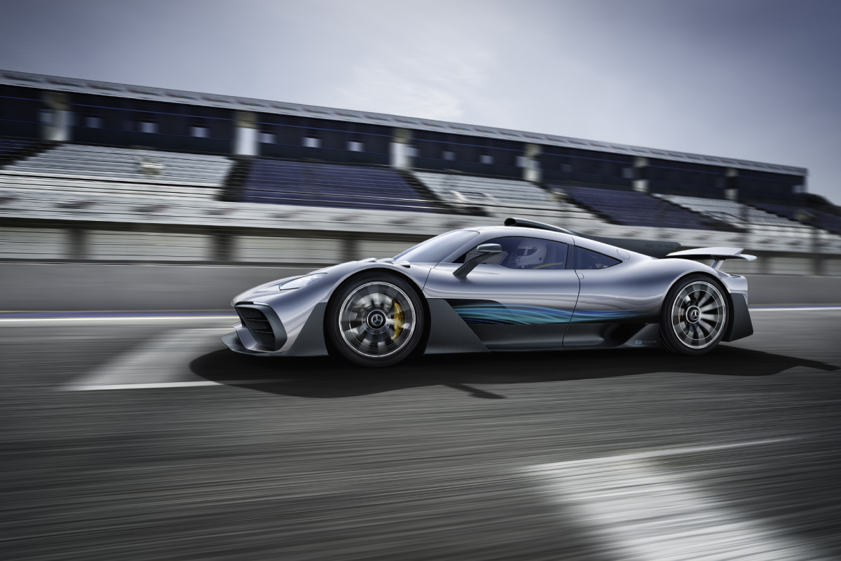 Weltpremiere Showcar Mercedes-AMG Project ONE: Mercedes-AMG bringt Formel 1-Technologie für die Straße