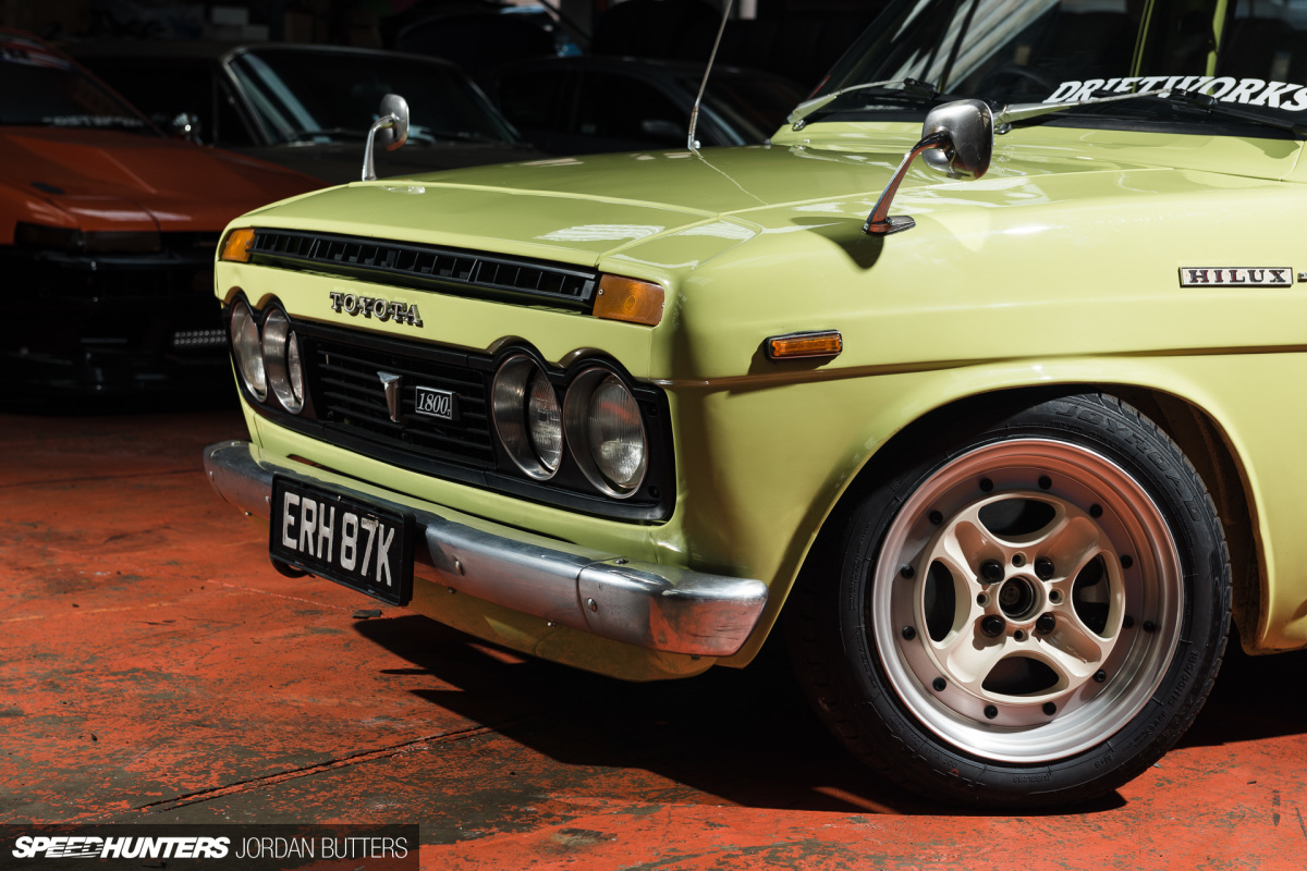 driftworks-hi5-hilux-jordanbutters-speedhunters--3