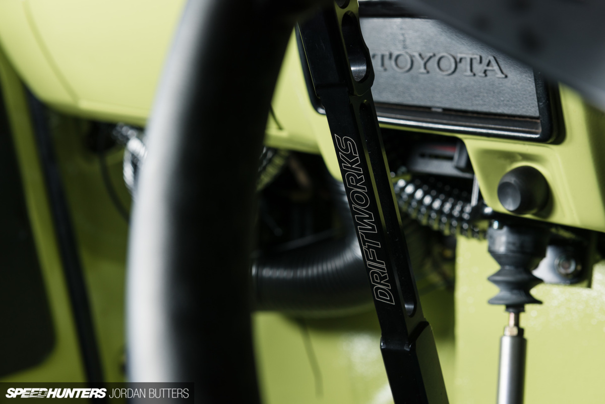 driftworks-hi5-hilux-jordanbutters-speedhunters-6031