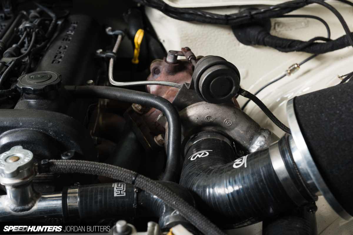 driftworks-hi5-hilux-jordanbutters-speedhunters-6051