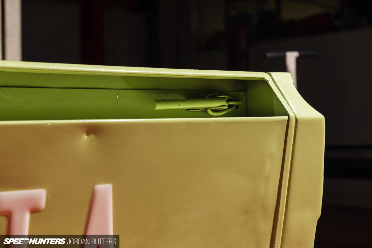 driftworks-hi5-hilux-jordanbutters-speedhunters-6271