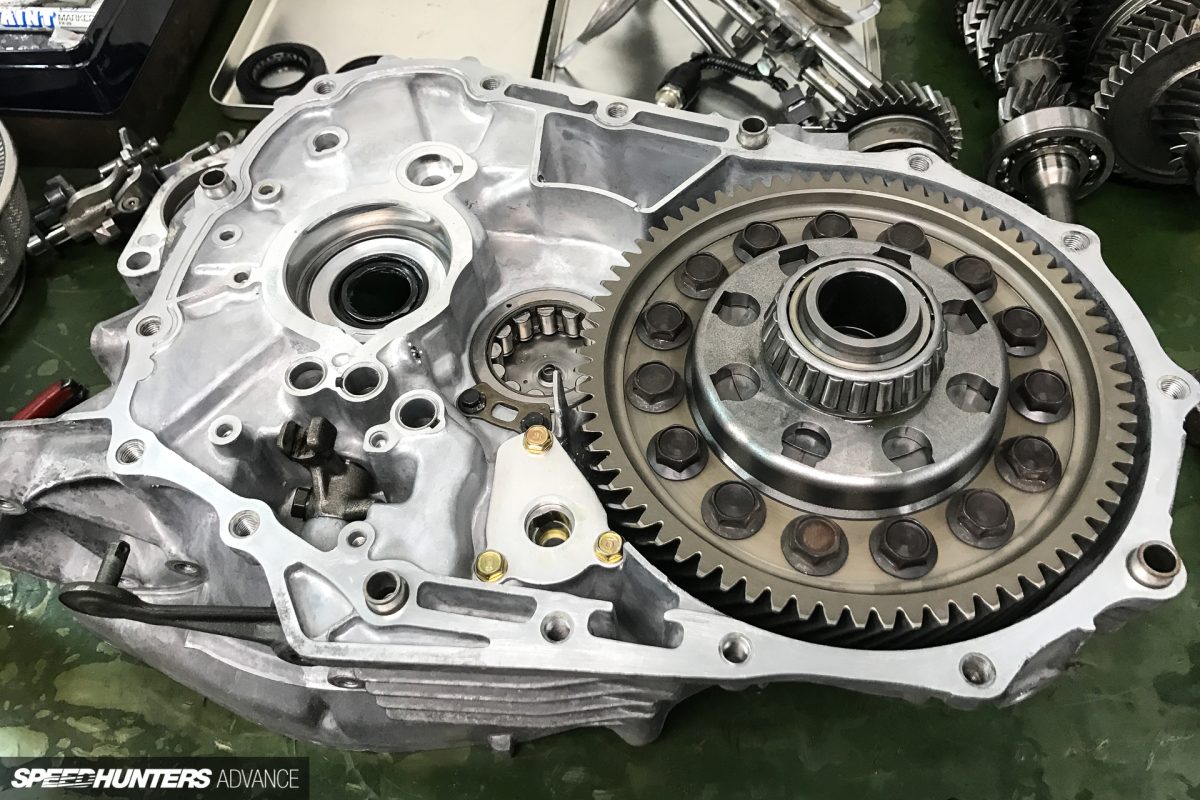 ProjectNSX-gearbox-blakejones-speedhunters-0086