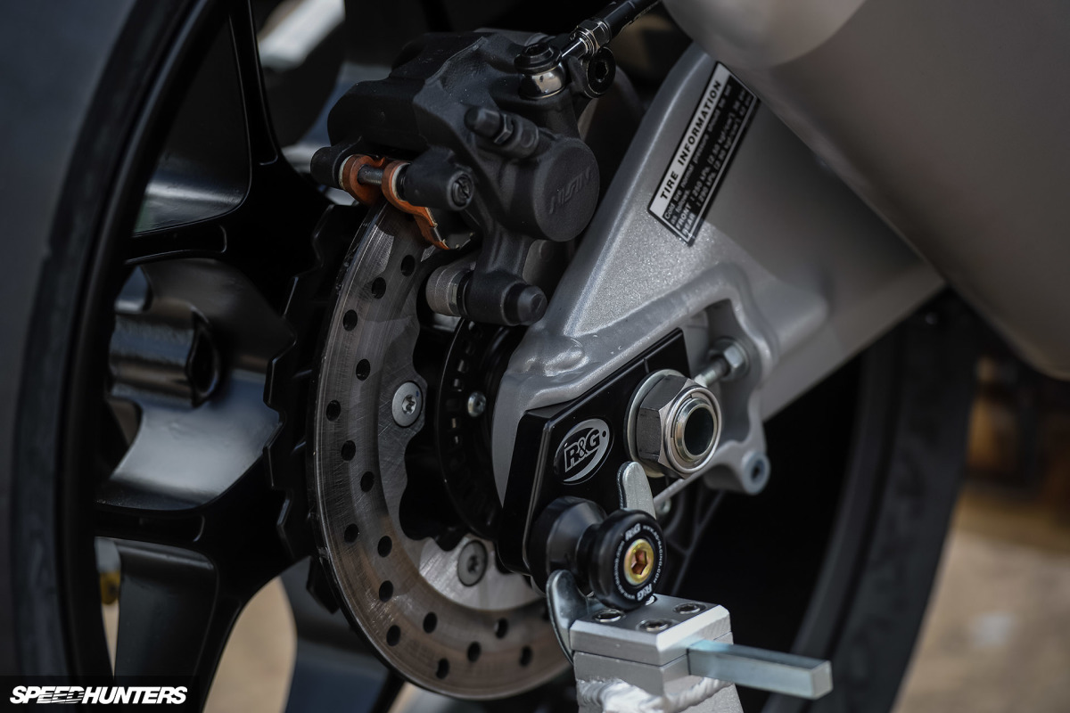 Yamaha-R1--WE98-Mark-Boxer-Speedhunters (5)