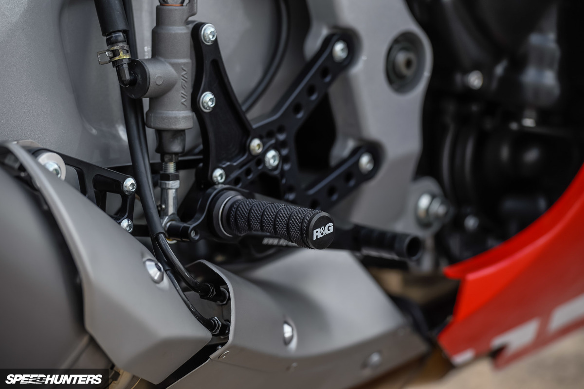 Yamaha-R1--WE98-Mark-Boxer-Speedhunters (8)