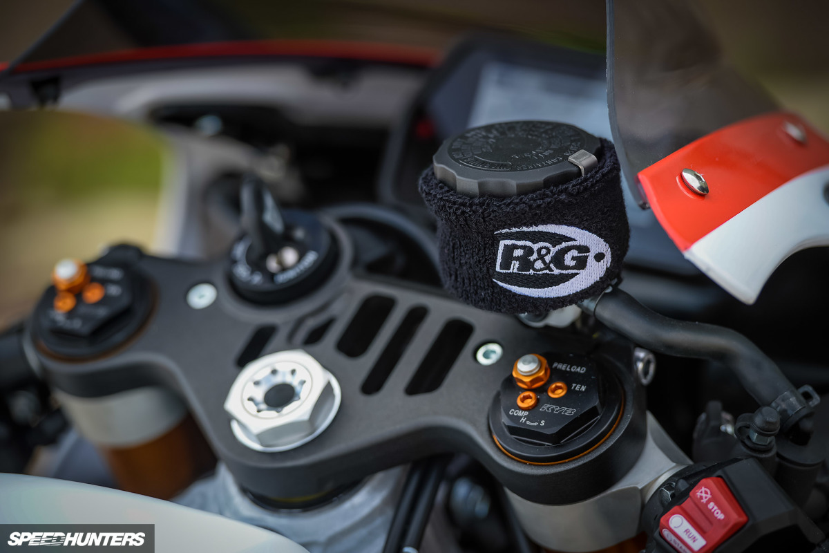 Yamaha-R1--WE98-Mark-Boxer-Speedhunters (22)