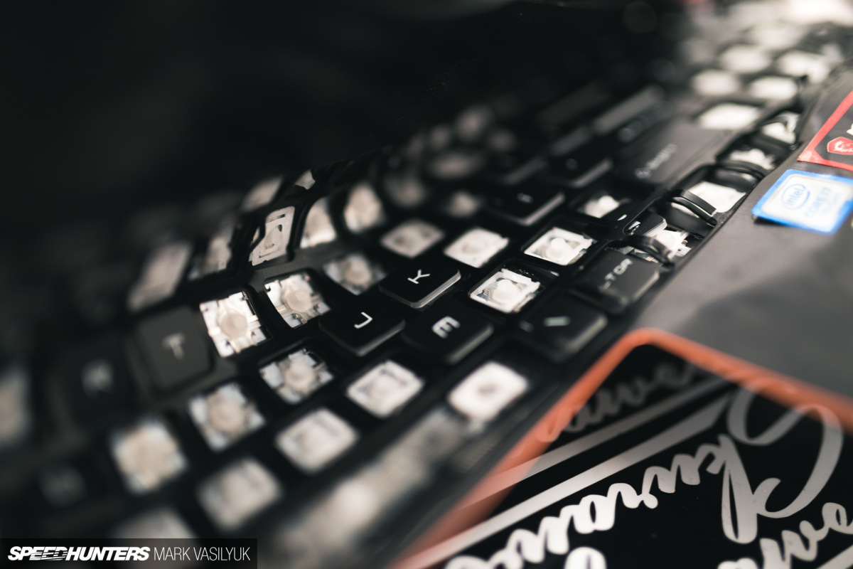 2018-SH-Mark-V-Laptop-Trevor-Ryan_001