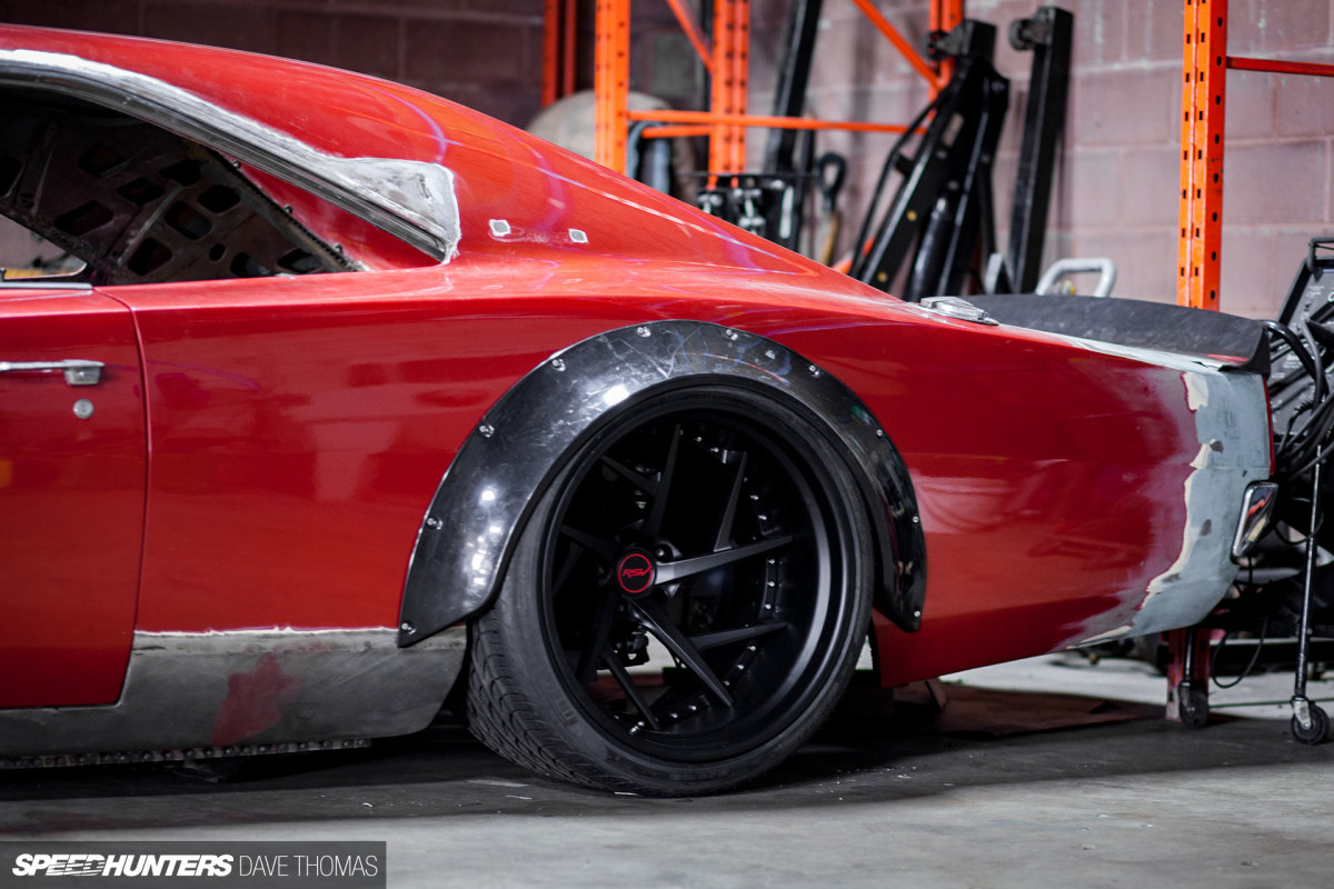 cyrious-garage-works-charger-12