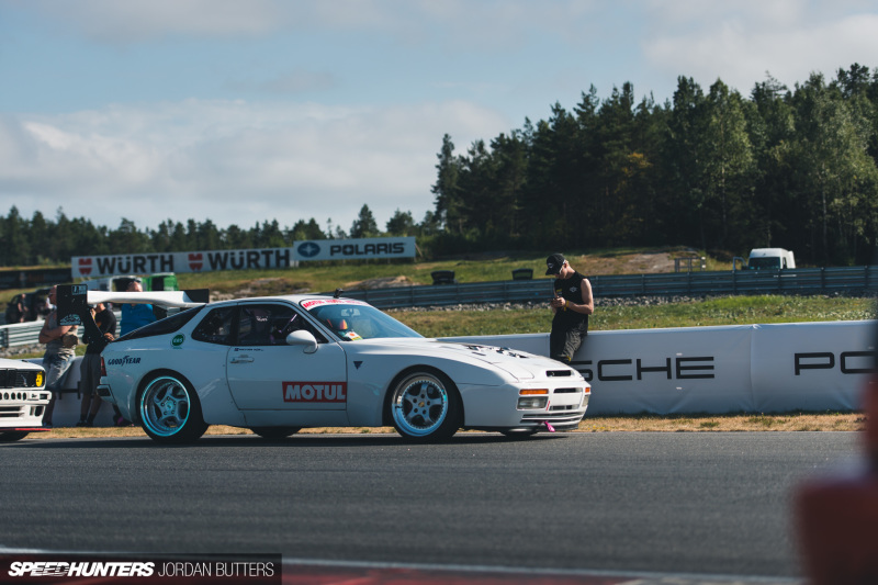 Porsche-944-drift-jordanbutters-speedhunters–3
