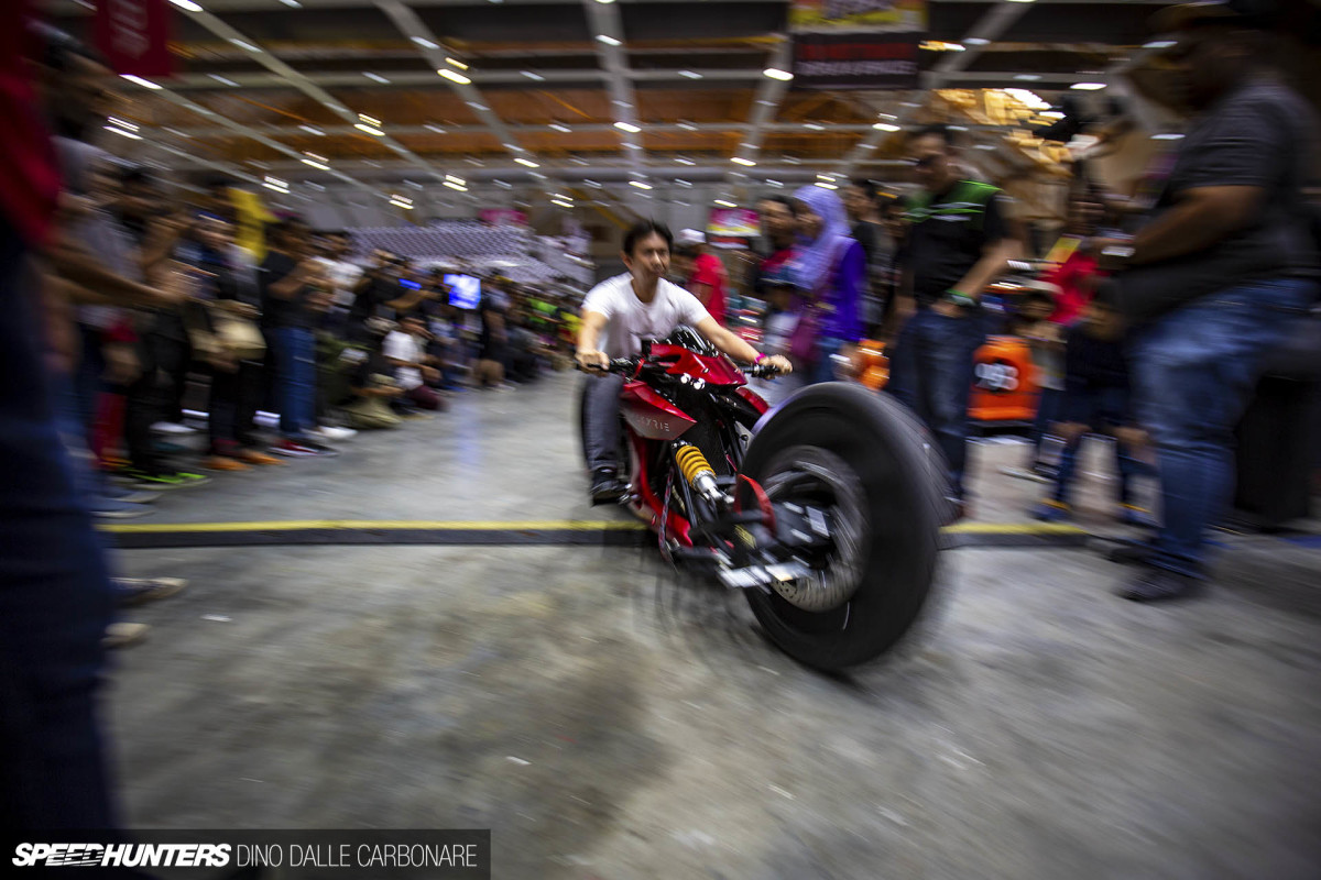 Kenstomoto: A Bike From The Future