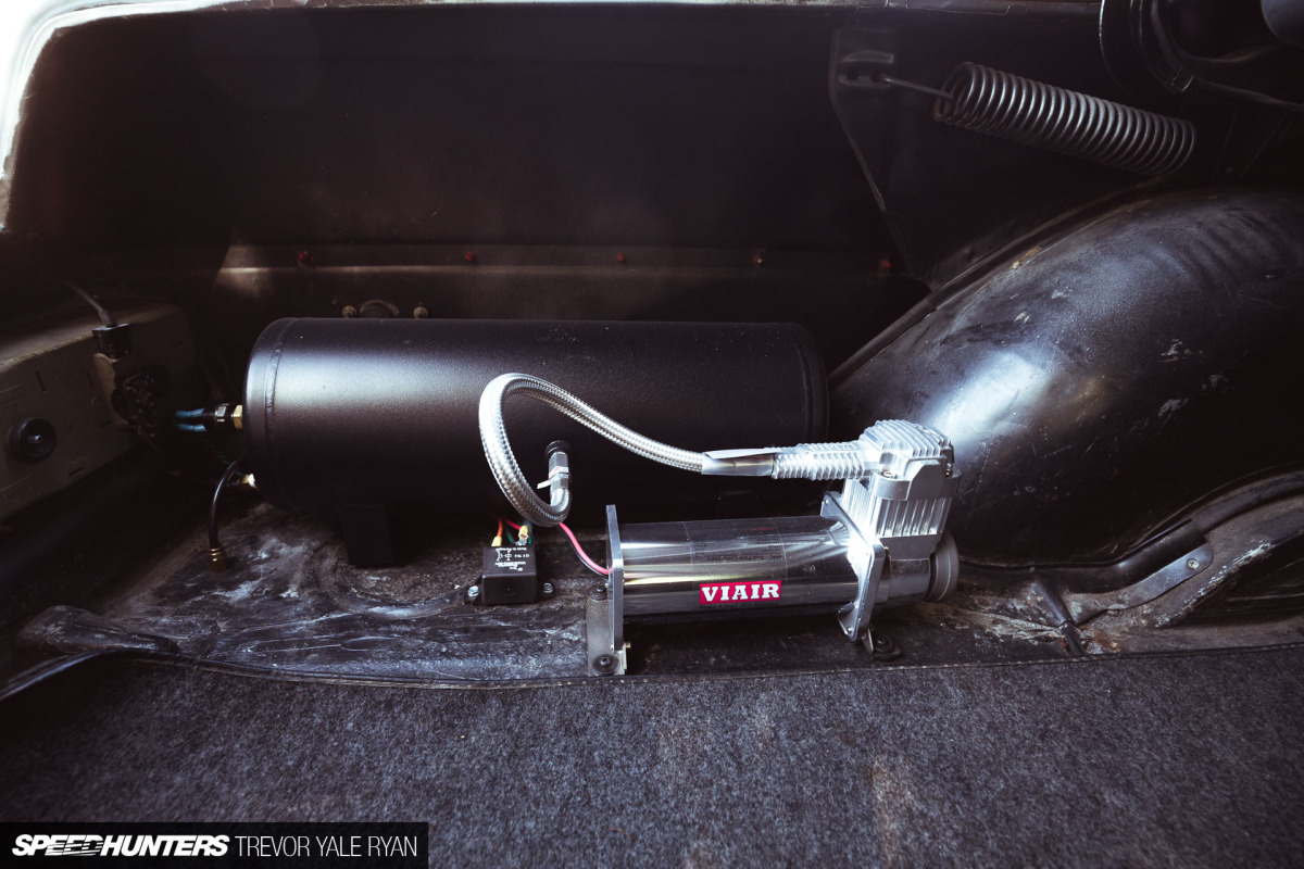 2018-SH-3-Mercedes-W114-On-Air-Trevor-Ryan_018