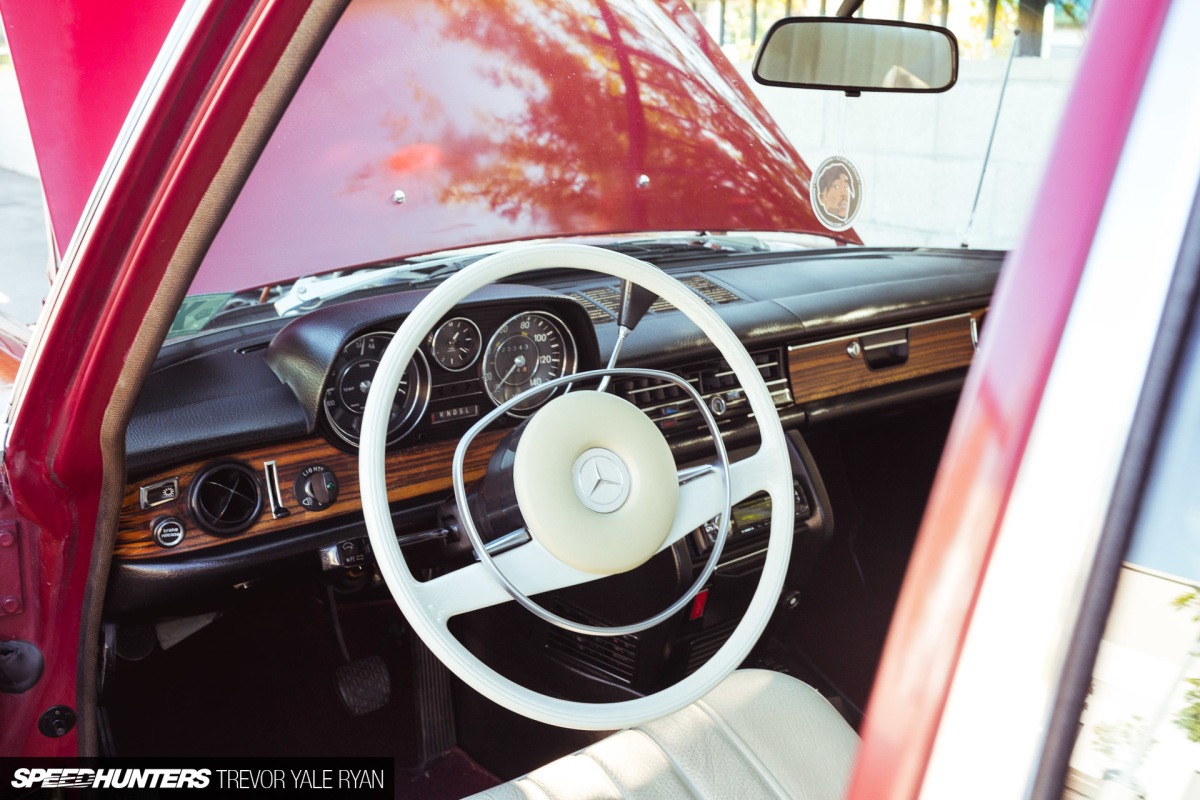 2018-SH-3-Mercedes-W114-On-Air-Trevor-Ryan_028