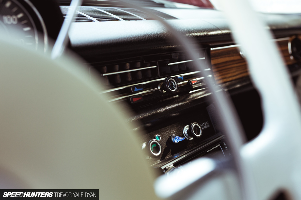 2018-SH-3-Mercedes-W114-On-Air-Trevor-Ryan_029