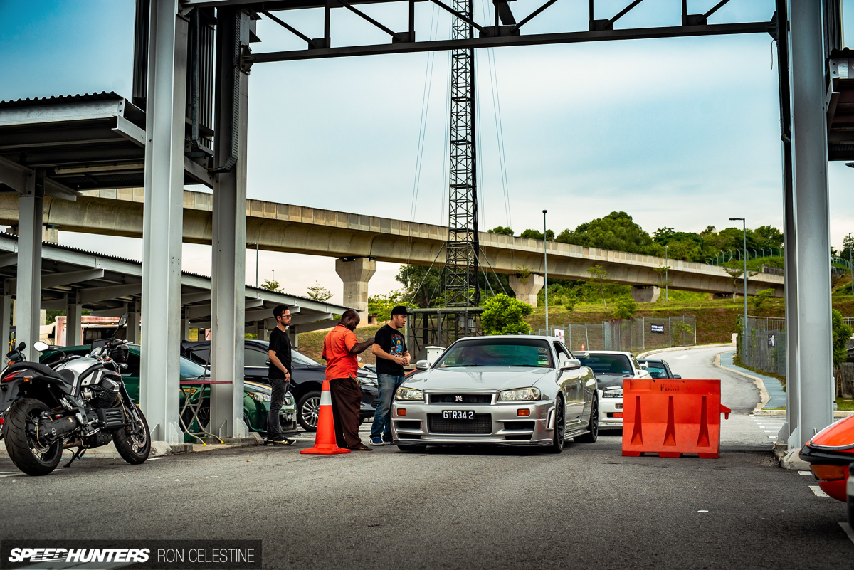 Ron_Celestine_Speedhunters_Retro_Havoc_R34GTR
