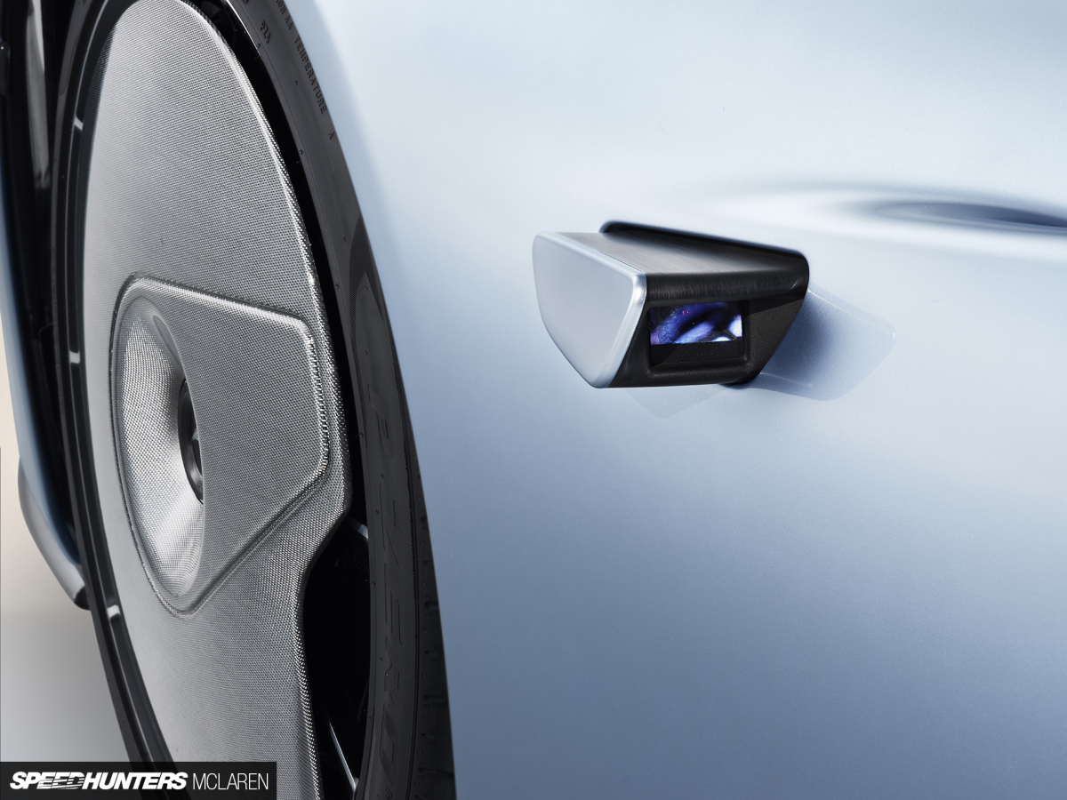 9827-McLarenSpeedtail