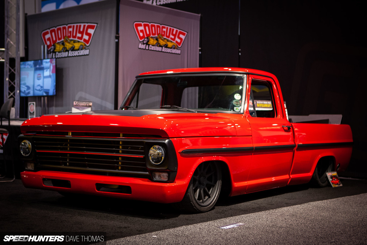 sema-2018-trucks-pikes-roadster-shop