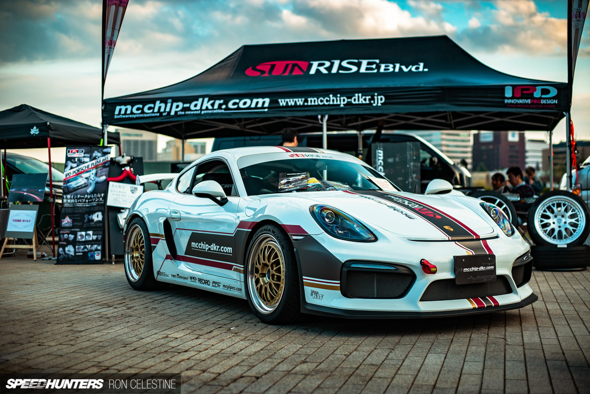 Speedhunters_Ron_Celestine_Porsche_CaymanS_Race1